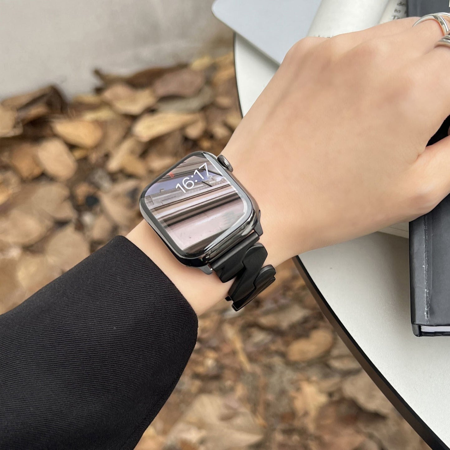 Mobius Metal Bracelet: Elegancia Artesanal para tu Apple Watch