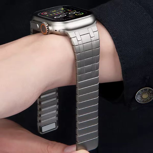 AP Frosted Stainless Steel Magnetic Band: Fuerza y Estilo para Apple Watch