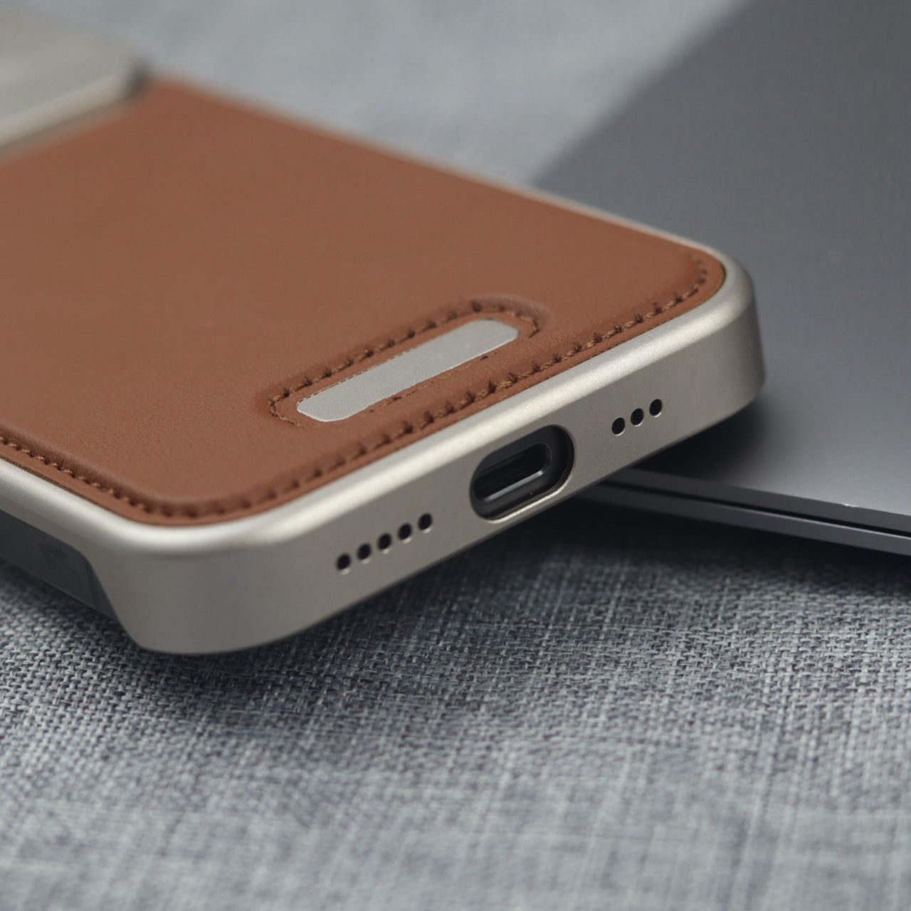 AurenShield: Funda Magnética Ultradelgada para iPhone con Aromaterapia | Lujo y Protección sin Bordes