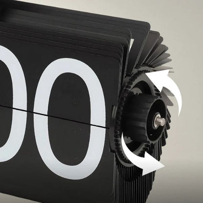 Reloj Flip de Nogal Retro Premium: La Elegancia Atemporal para Tu Escritorio