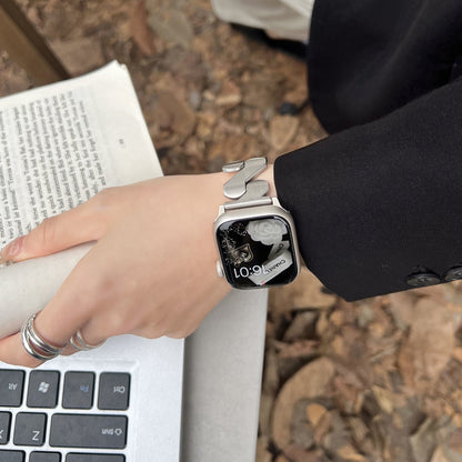 Mobius Metal Bracelet: Elegancia Artesanal para tu Apple Watch