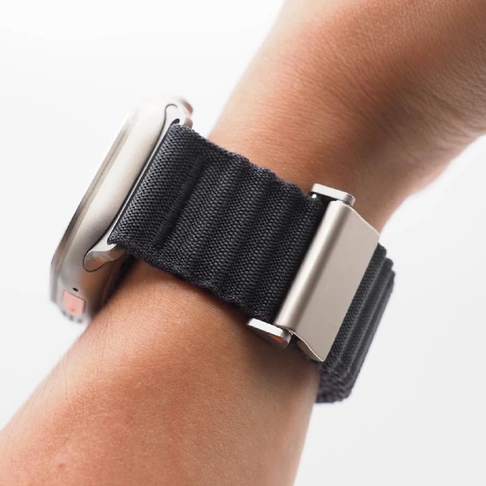 OFF-ROAD Woven Band: Lujo Tejido y Confort Innovador para Apple Watch